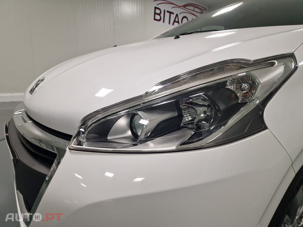 Peugeot 208 1.6 BlueHDi Style