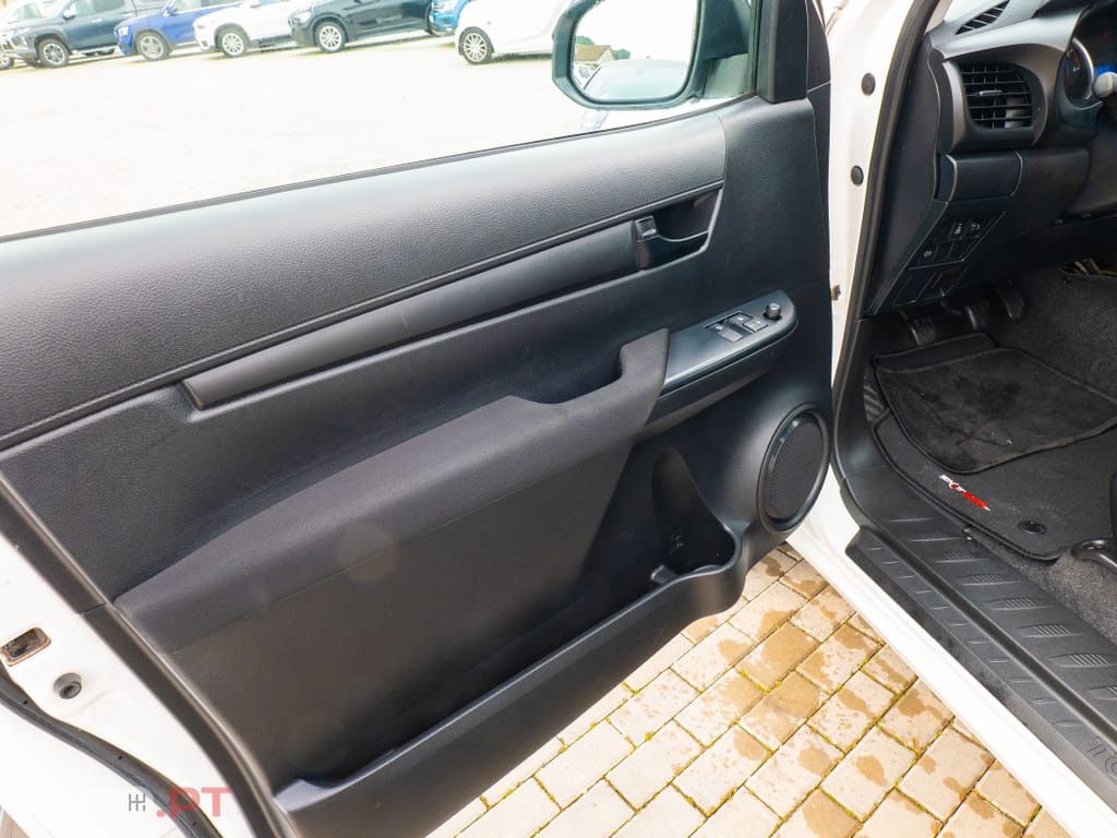 Toyota Hilux 2.4 D-4D 4WD CS CM