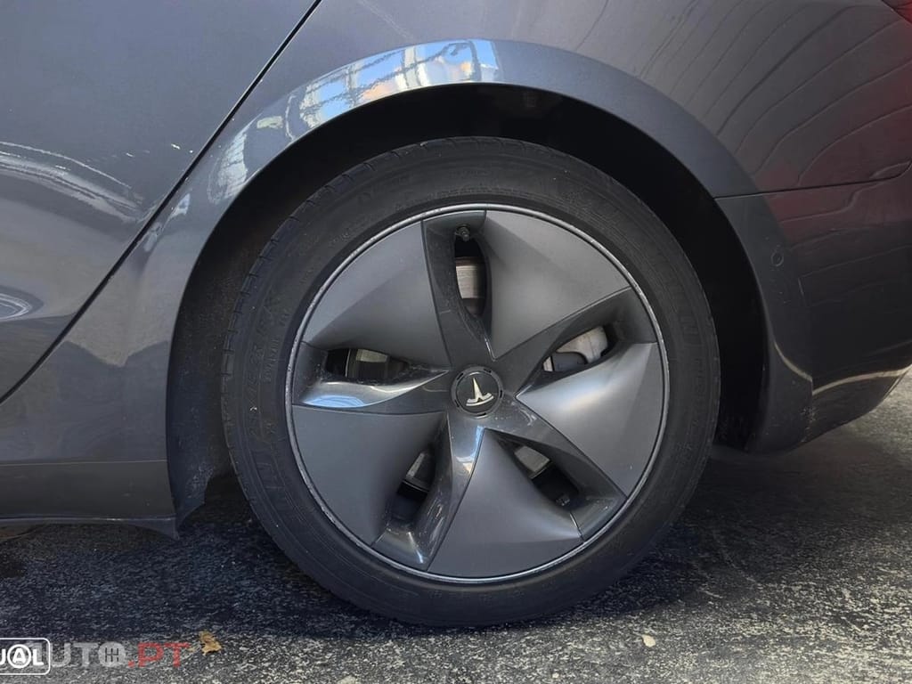 Tesla Model 3 Standard Range Plus RWD