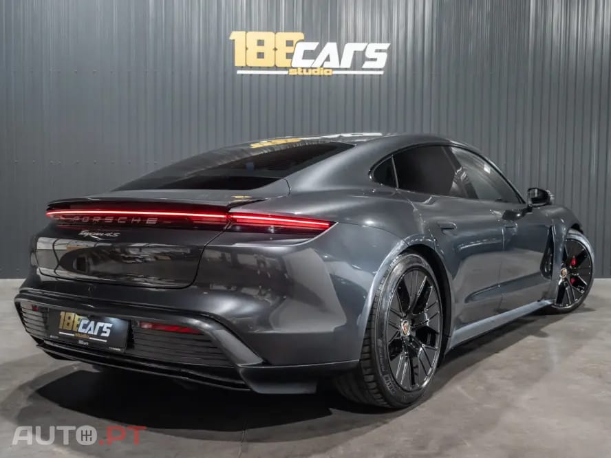 Porsche Taycan 4S