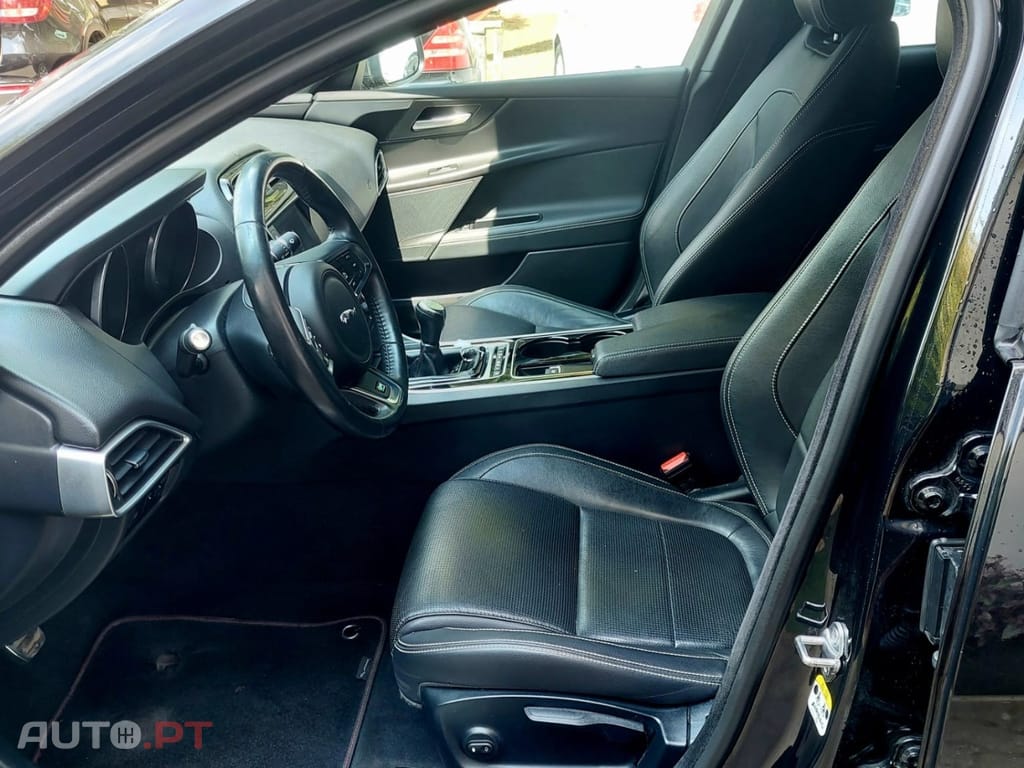 Jaguar XE 2.0 D R-Sport