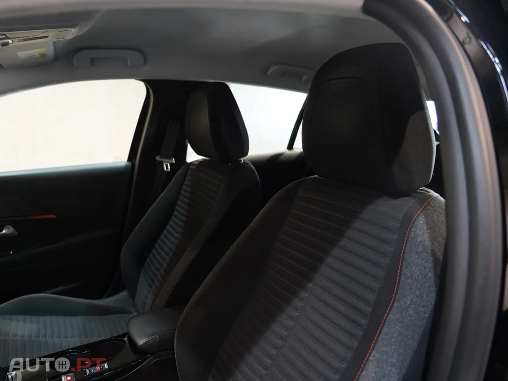 Peugeot E-208 50 kWh Active Pack