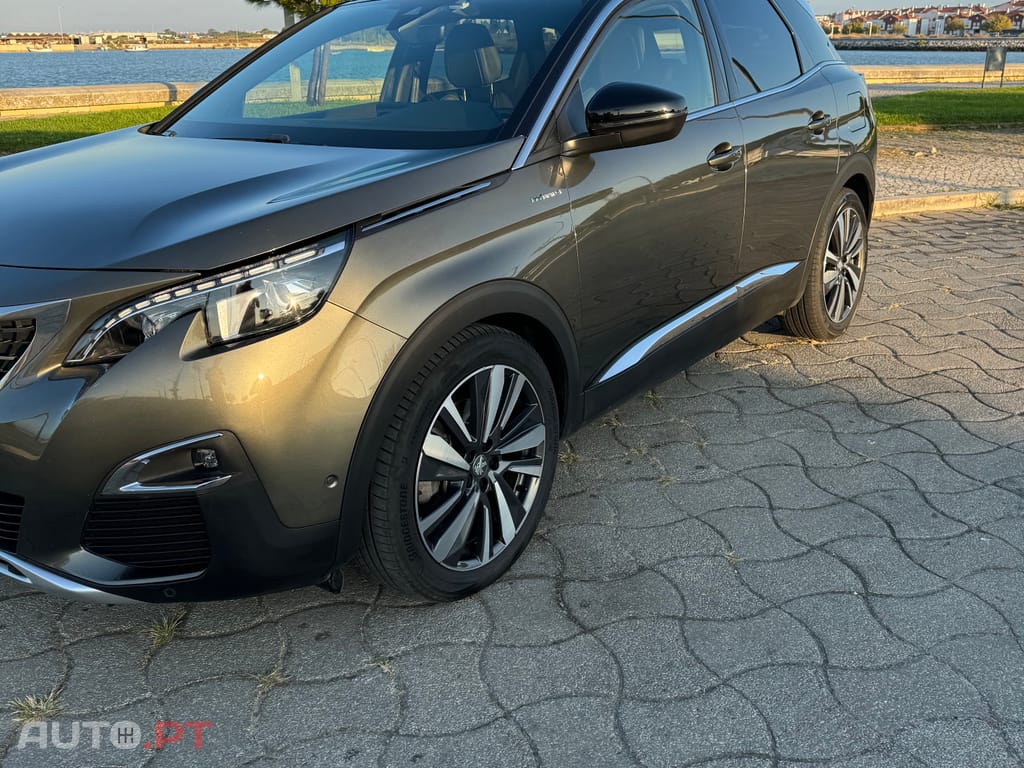 Peugeot 3008 Hybrid4