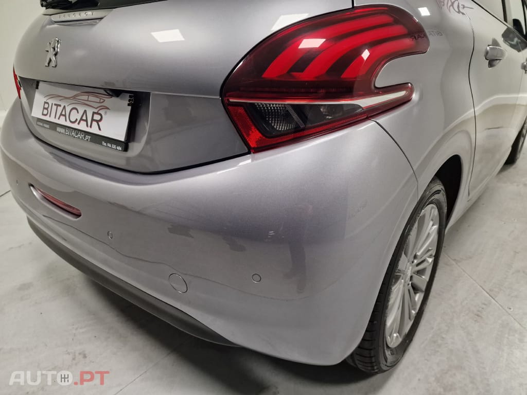 Peugeot 208 1.5 BLUEHDI 102CV SIGNATURE GPS CAMARA TRASEIRA