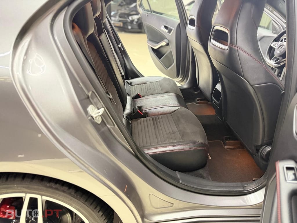 Mercedes-Benz A 180 d AMG Line