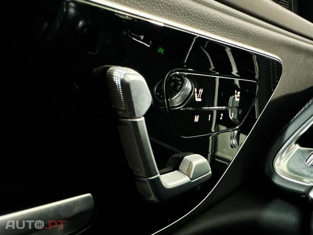 Mercedes-Benz E 300 de 4Matic 9G-TRONIC AMG Line