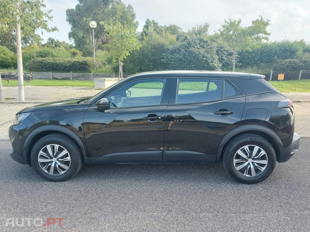 Peugeot E-2008 50 kWh Active Pack