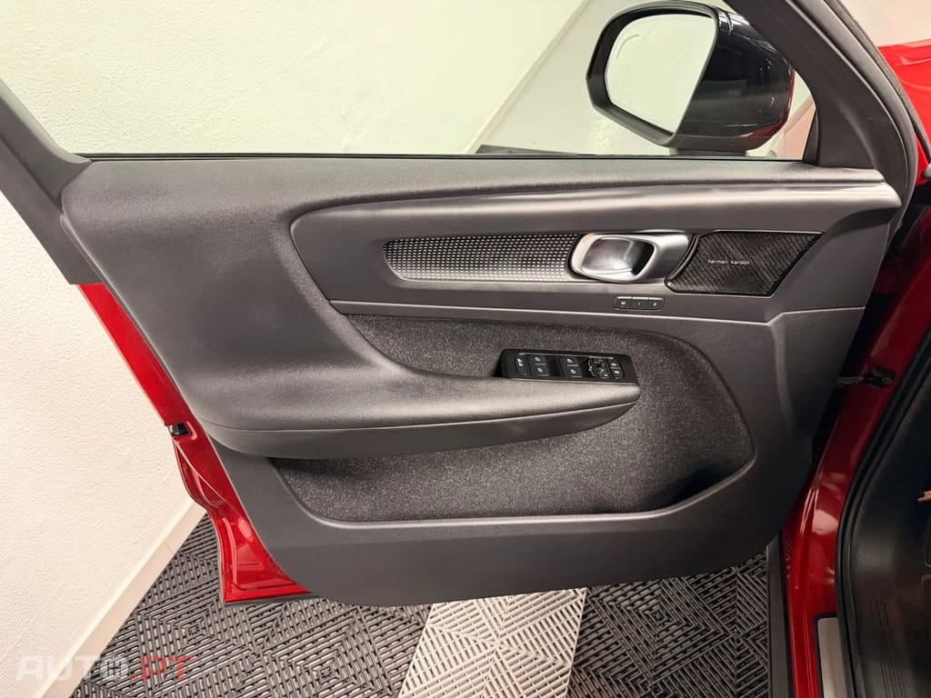Volvo XC40 P8 AWD Recharge RDesign