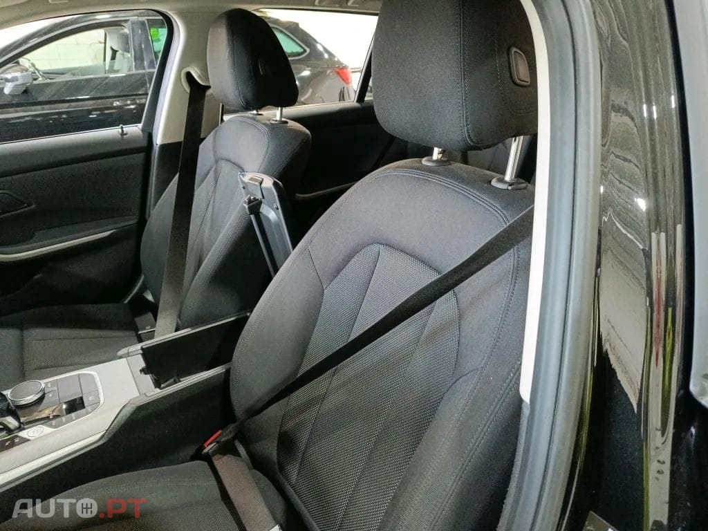 BMW 330 e Touring Corporate Edition Auto