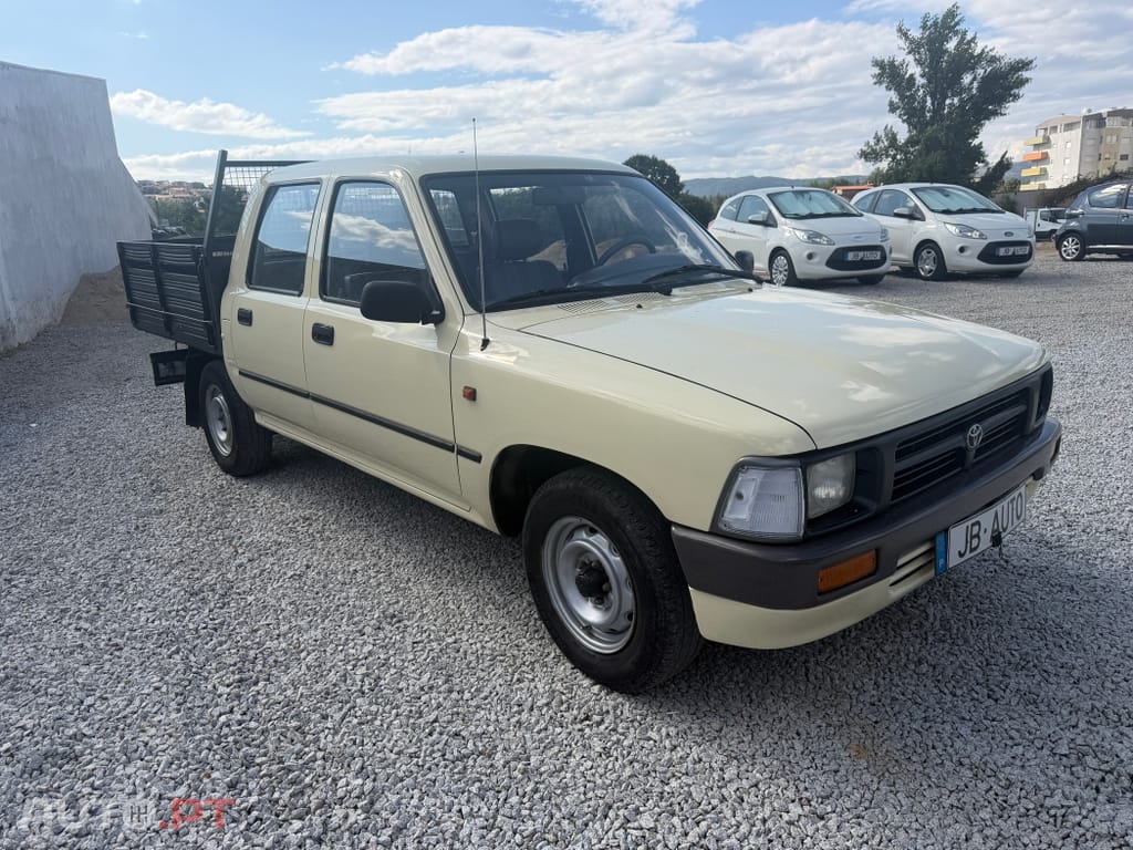 Toyota Hilux 2.4D 5LUG Dir. Assistida