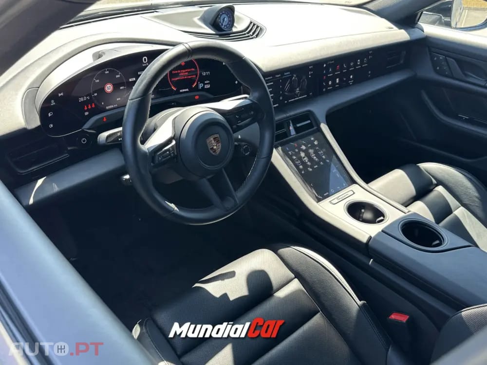 Porsche Taycan 4