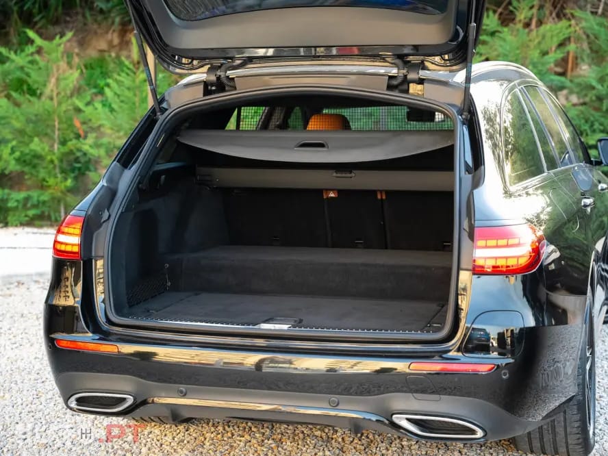 Mercedes-Benz E 300 de 4Matic 9G-TRONIC AMG Line