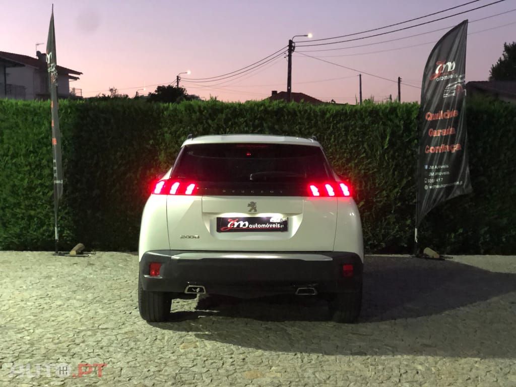 Peugeot 2008 1.2 PureTech Active Pack EAT8