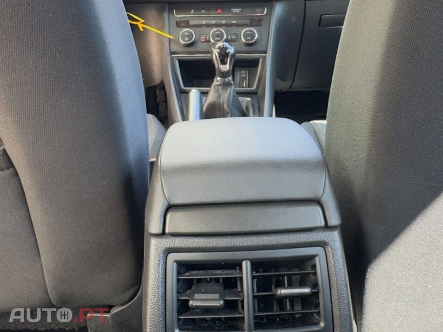 SEAT Leon 1.6 TDI Style Ecomotive — fotografia 25