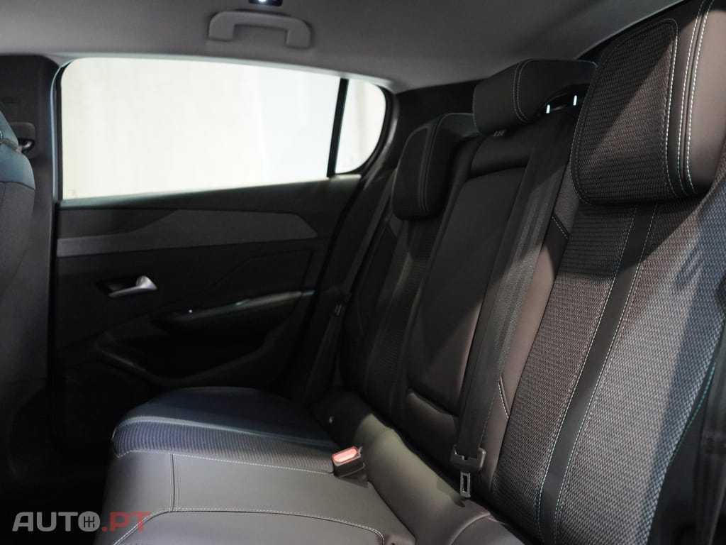 Peugeot 308 1.2 PureTech Allure EAT8