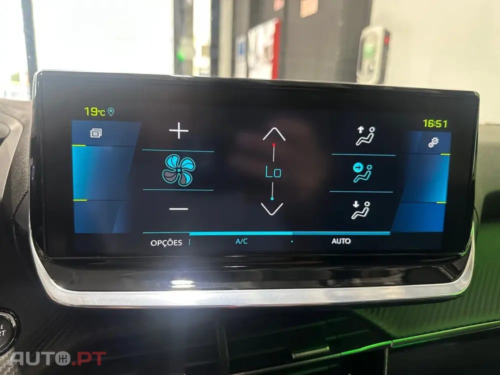 Peugeot E-2008 50 kWh Active Pack