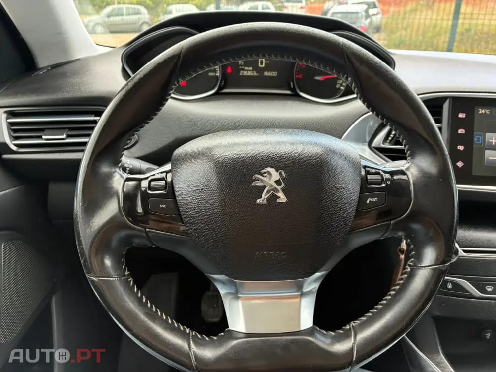 Peugeot 308 1.6 BlueHDi Allure J17
