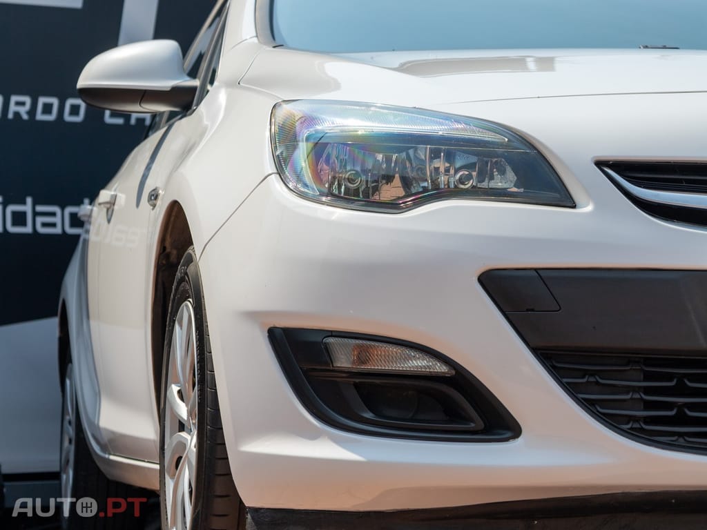 Opel Astra Outro