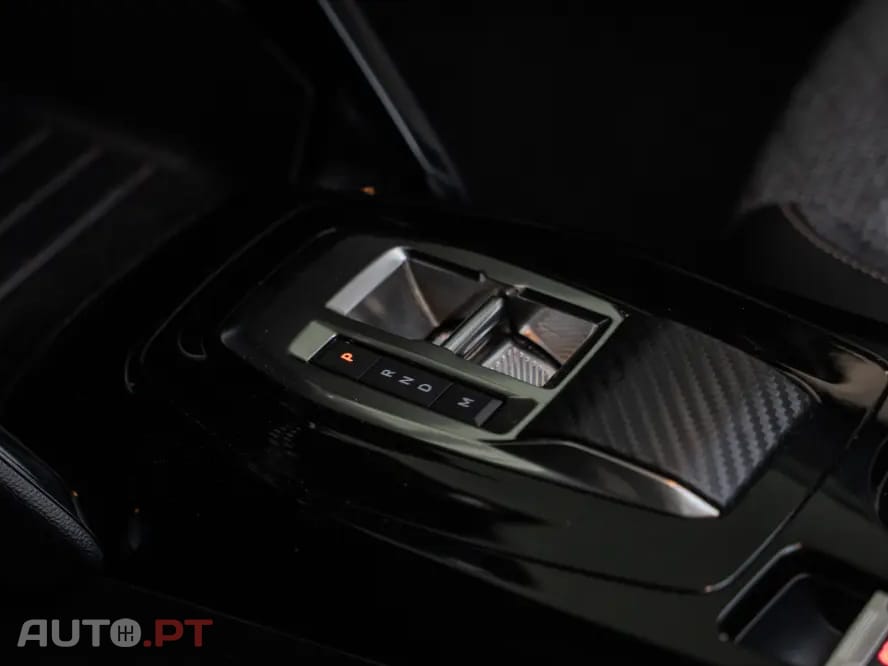 Peugeot 208 1.2 Hybrid Allure e-DCS6