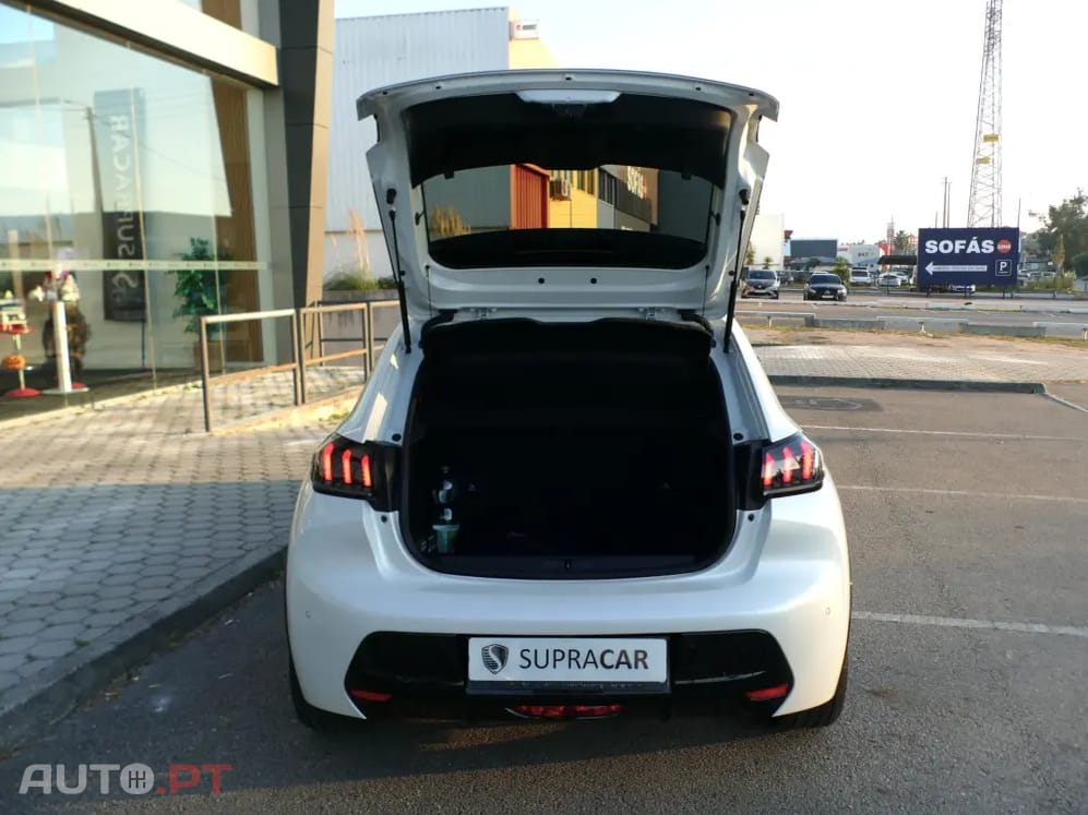 Peugeot E-208 50 kWh GT