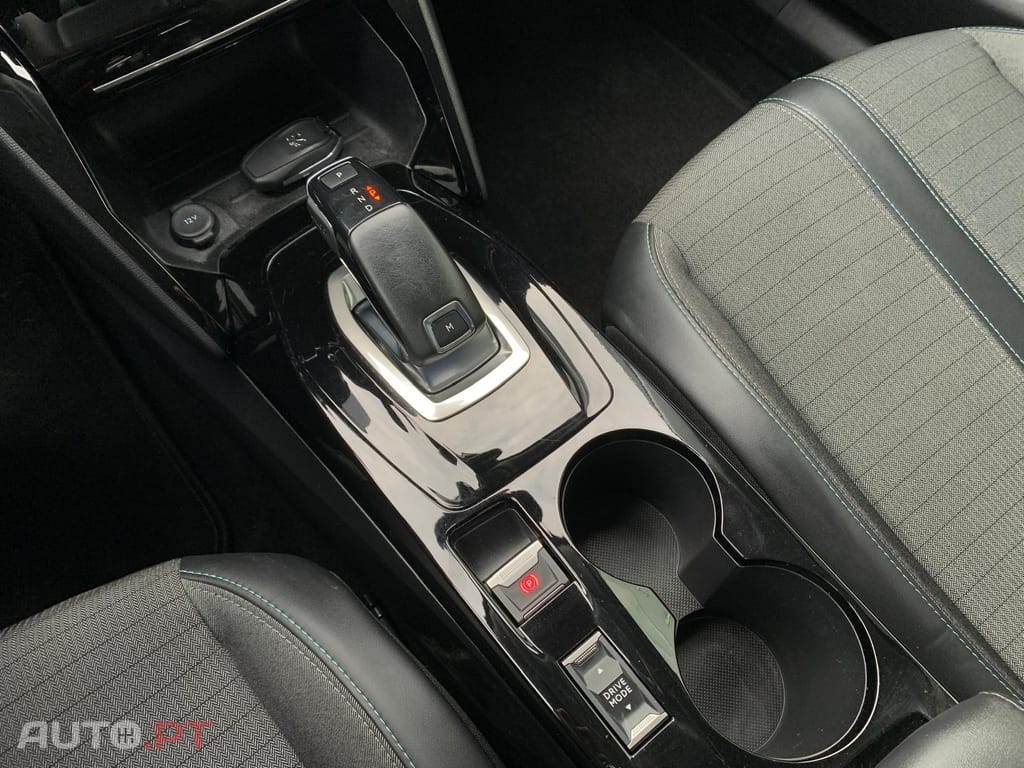 Peugeot 2008 1.5 BlueHDi Allure EAT8