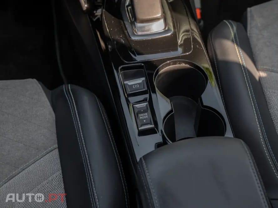 Peugeot E-2008 50 kWh GT