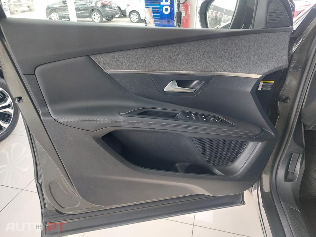 Peugeot 3008 1.5 BlueHDi Allure