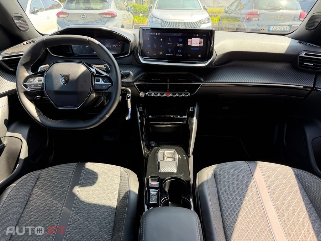 Peugeot 2008 1.2 Hybrid Allure e-DCS6