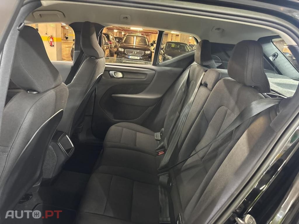 Volvo XC40 1.5 T2 Momentum Core