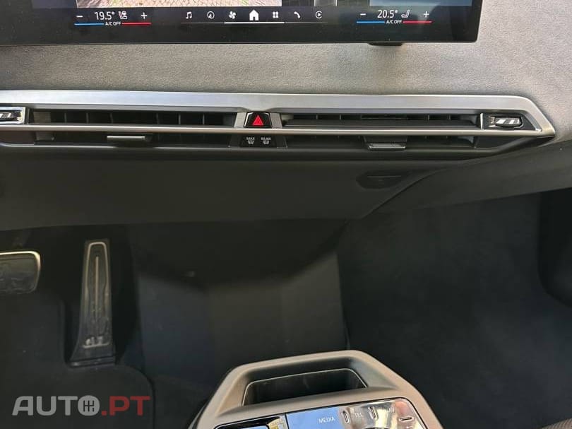 BMW iX xDrive 45 Pack Desportivo