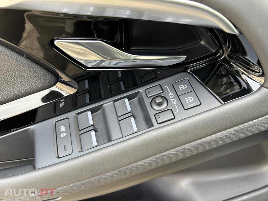 Land Rover Range Rover 1.5 P300e AWD R-Dynamic S Auto