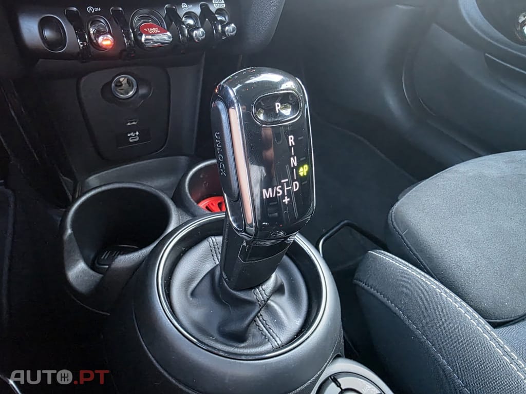MINI Cooper John Cooper Works Auto Desportiva