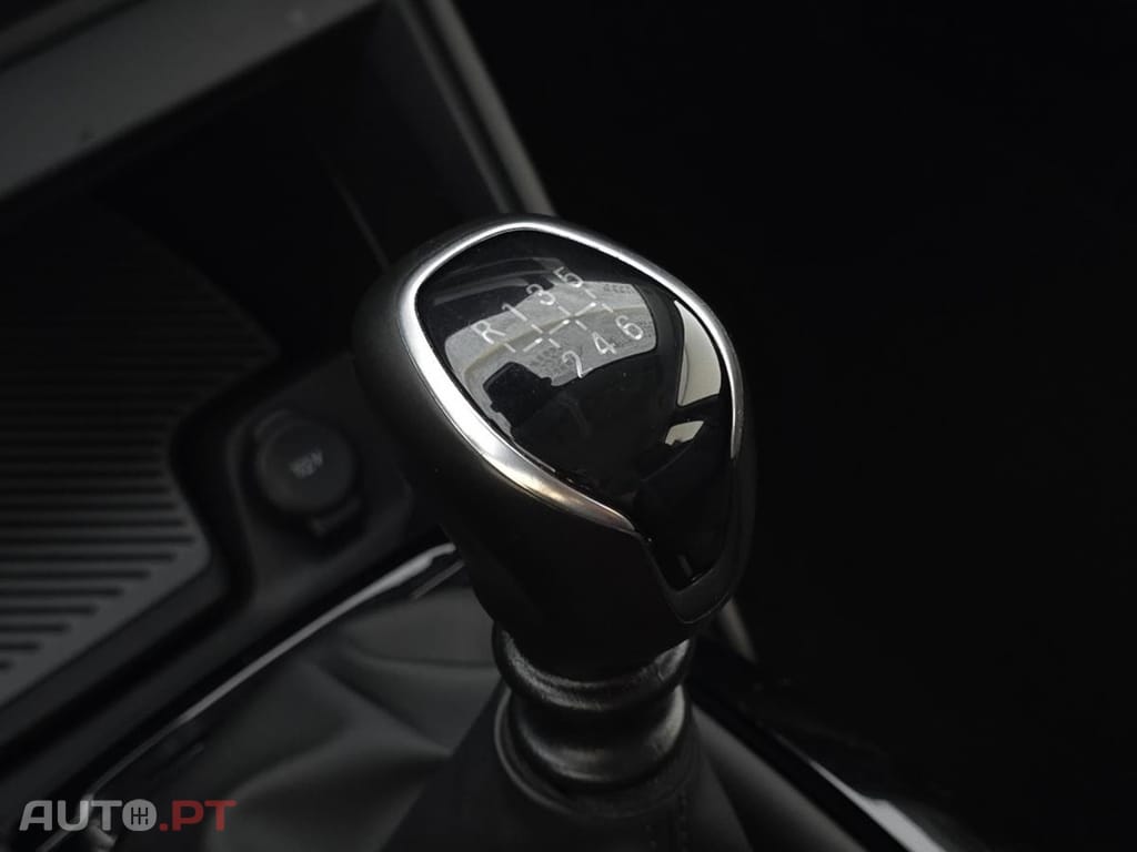 Citroen C4 BlueHDi 130 Stop&Start EAT8 SHINE