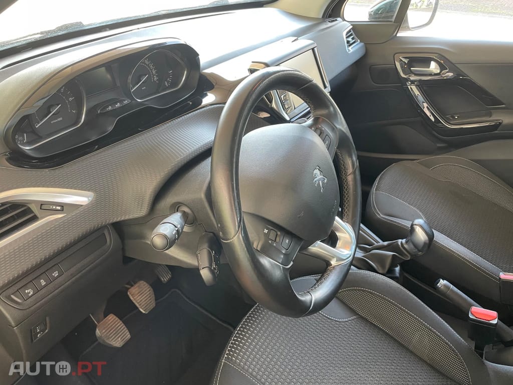 Peugeot 208 1.2 PureTech Allure