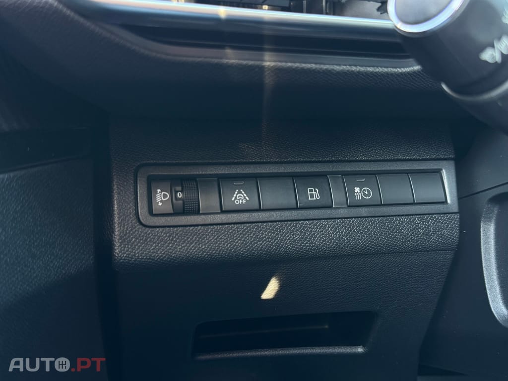 Peugeot 3008 1.6 Hybrid Allure e-EAT8