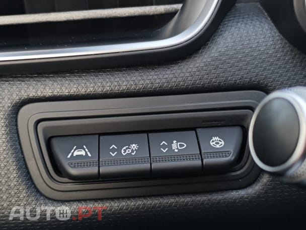 Renault Clio TCe 100 INTENS