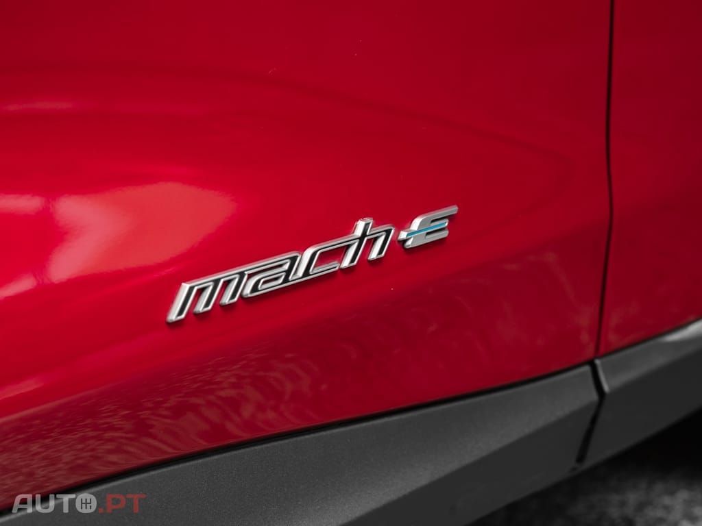 Ford Mustang Mach-E Standard