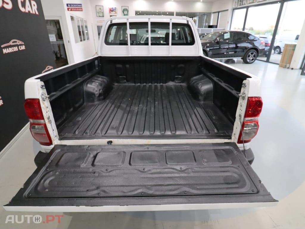 Toyota Hilux 2.5 D-4D 4WD CD PM