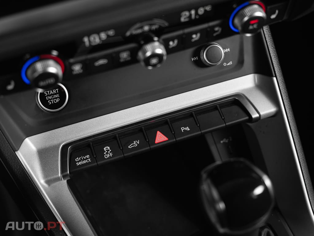 Audi Q3 45 TFSIe S line S tronic