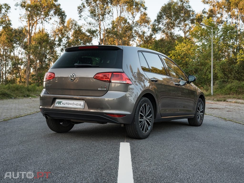 Volkswagen Golf 1.6 TDi BlueMotion Confortline