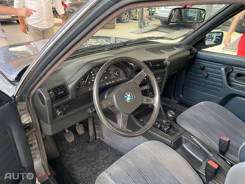 BMW 316 e30