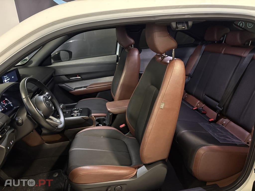 Mazda MX-30 e-SKYACTIV Advantage Industrial Vintage