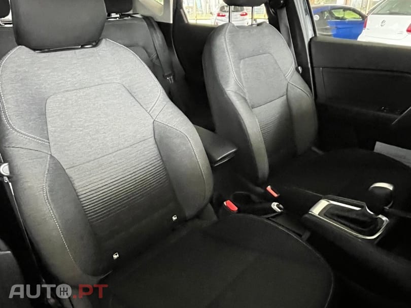 Renault Captur Outro