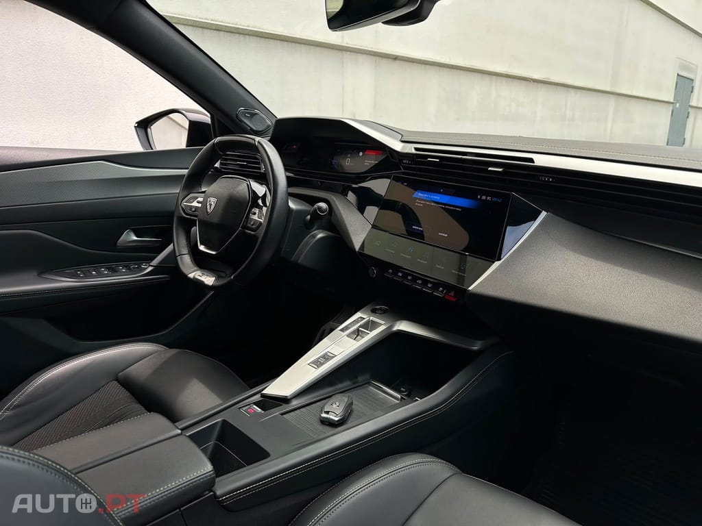 Peugeot 408 1.6 Hybrid GT e-EAT8
