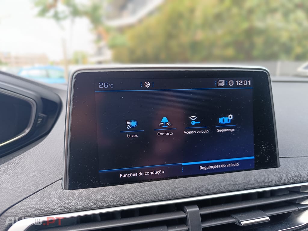 Peugeot 3008 1.5 BlueHDi Allure EAT8 - Nacional