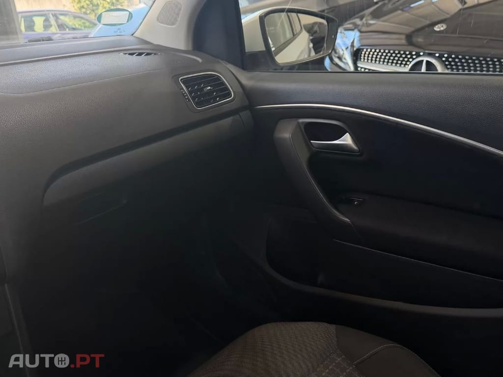 Volkswagen Polo 1.0 Confortline