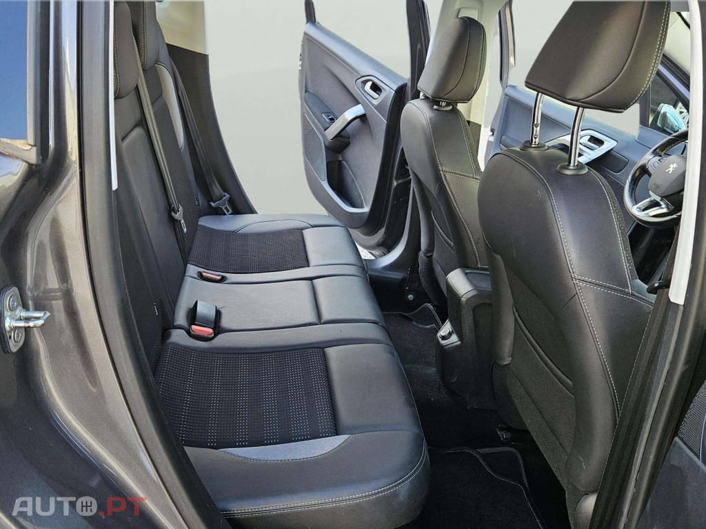 Peugeot 2008 1.6 e-HDi Allure