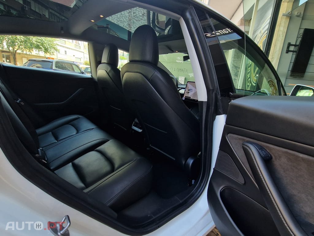 Tesla Model 3 Long-Range Dual Motor AWD