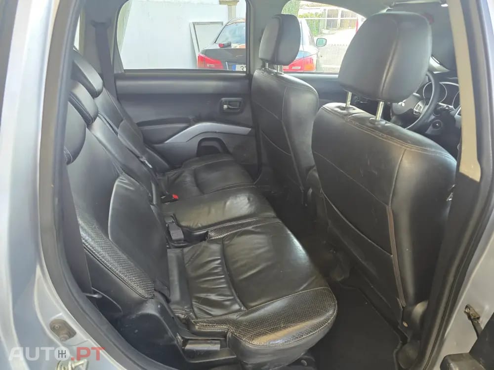 Mitsubishi Outlander 2.0 DI-D Instyle 4WD