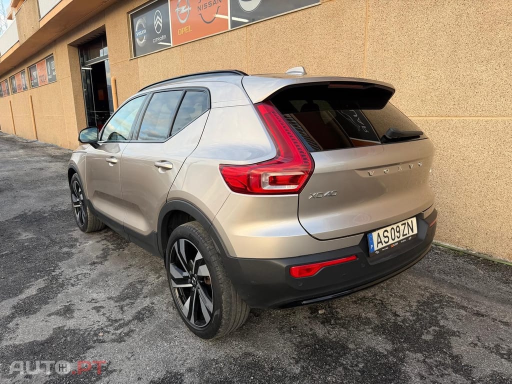 Volvo XC40 1.5 T2 Plus Dark Auto